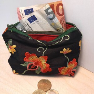 Portemonnaie aus schwarz bestickter Seide für Münzen, Scheine und Ausweise mit Innenfach - Geldbörse Geldbeutel Geldtasche Brieftasche