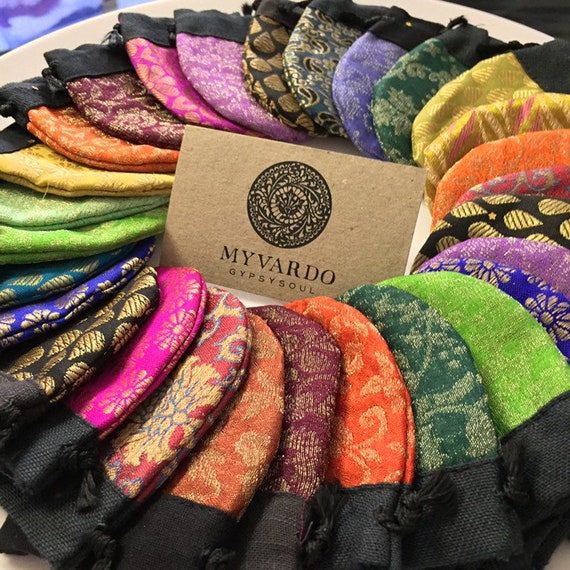 50 x Small Indian Sari Fabric Drawstring Bags, Alternative Wedding, Party  Favor Bags, Bulk Wholesale, Jewelry Packaging, Little Gift Bags