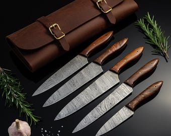 Juego de cuchillos de chef de Damasco hechos a mano: 5 cuchillos de cocina con estuche de cuero.