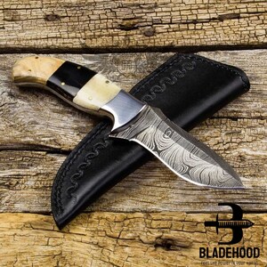 Handgemachtes Damaskus SKinner Messer/ Handgemachtes Jagdmesser / Damastmesser / Scharfes Kantenmesser mit Lederscheide.