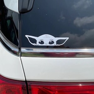 Pegatina Baby Yoda mirando, Tacoma, 4Runner, FJ, GX, etc.