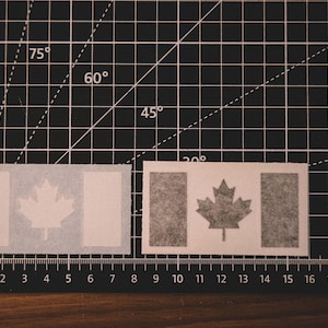 Set van 4 (klein) - stickers Canadese vlag, deursticker Canada, Tacoma, 4Runner, FJ, GX (matzwart)