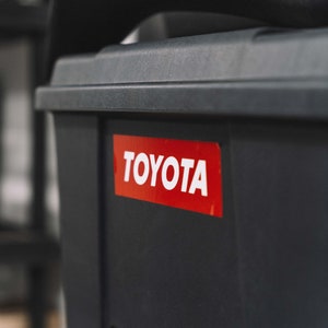 Adhesivo para puerta con logotipo de caja Red Overland Tacoma, Tacoma, 4Runner, FJ, GX (consulte las opciones para variaciones)