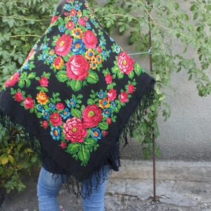 VINTAGE flowers shawl, Ukrainian the blak wool scarf, USSR head scarf Floral ,  Russian shawl, Boho Platok, Woman chale