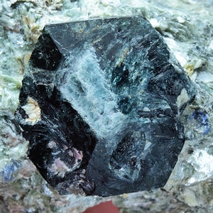 Rare Full Terminated Dravite Tourmaline Crystal On Green Mica Matrix 199 Gram