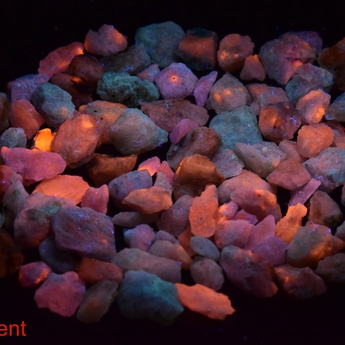 110 Gram Fluorescent Phosphorescent Color Change Hackmanite Rough Lot shops #24