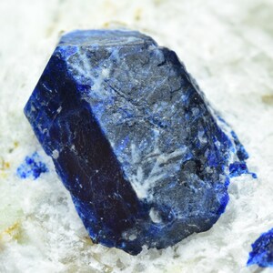 Colore blu intenso naturale Ben terminato Sodalite Cristallo Esemplare 464 Gram