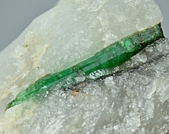 エメラルド・インクルージョン水晶　アフガニスタン産　1071 エメラルド【Emerald】アフガニスタン産 | PEANUTS MINERALS