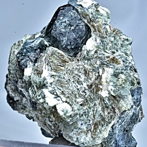 92 Gm Top Quality Terminated Lustrous Dravide Tourmaline Crystal On Mica Matrix