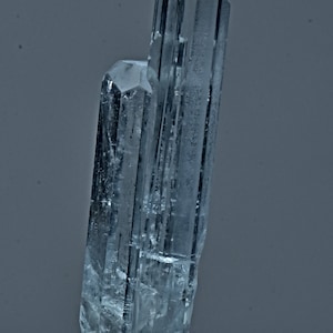 Cristal d&#39;aigue-marine jumeau transparent terminé naturel de 55 carats