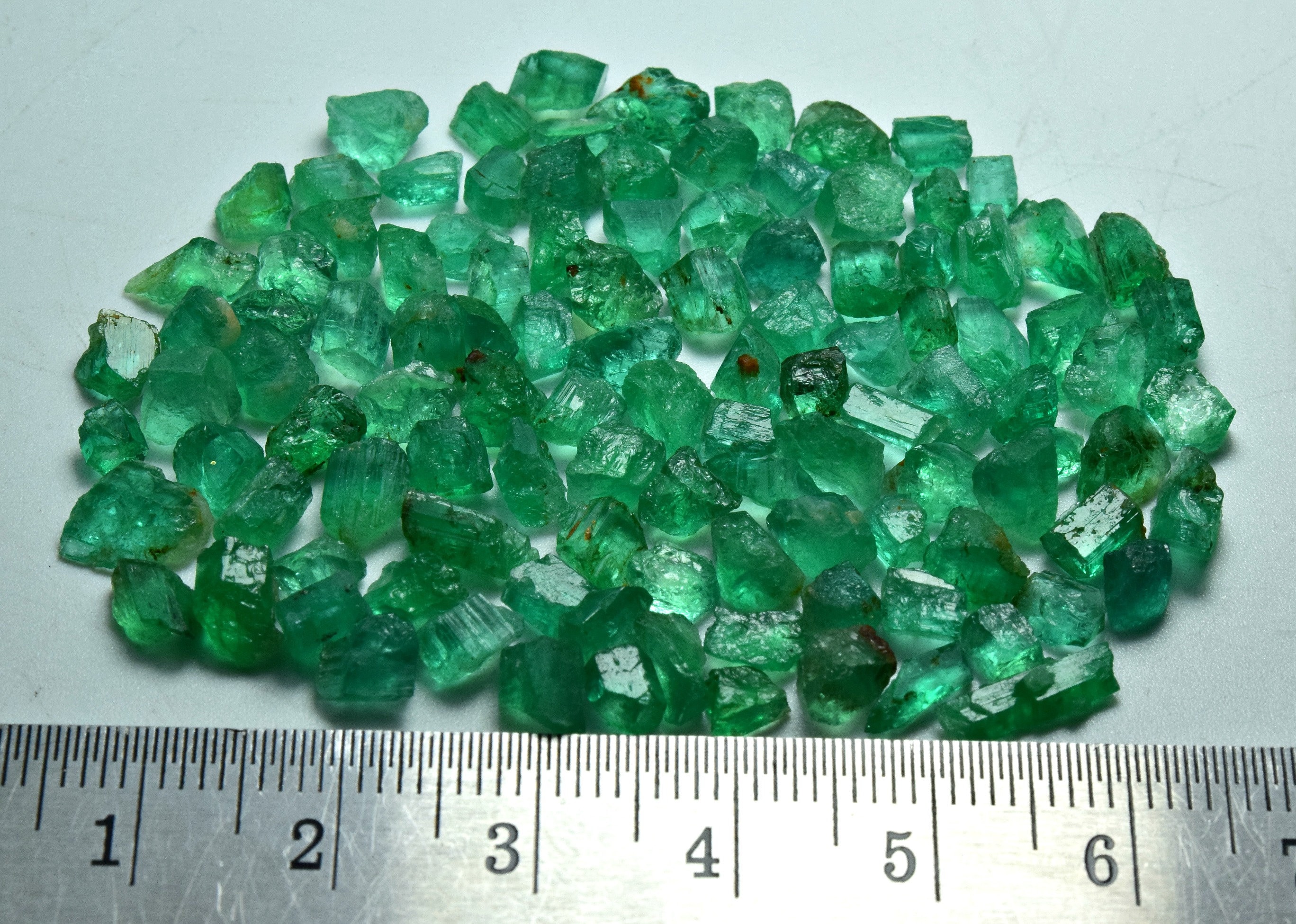 天然　エメラルド　原石　317ｇ　鑑別書付き GUILD鑑別書付き リング K18 天然エメラルド ダイヤモンド 高級