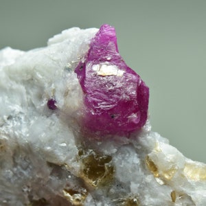 Beautiful Natural Ruby Crystal Specimen Combined with Mica On Matrix 65 Gram