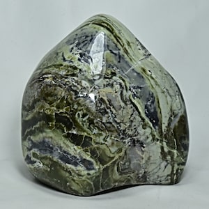 1123 Gram Polished Natural Serpentine Tumbled Stone With Beautiful Pattern
