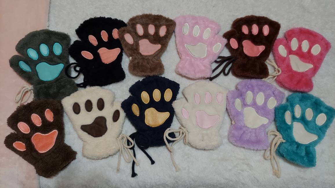 🐈‍⬛Em🐾 on X: Therian/feral style paw prototype complete! These are ment  for quadrobics and have good cushioning for your hands!   / X