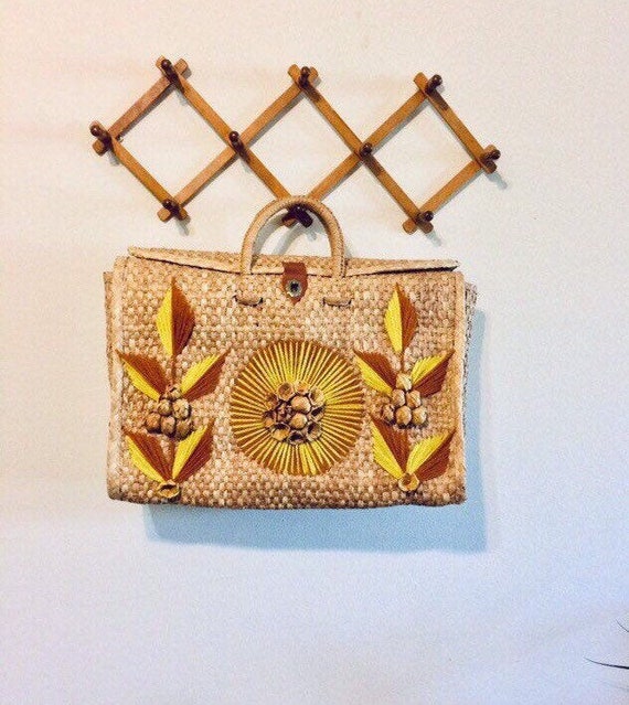 large vintage straw purse Gem