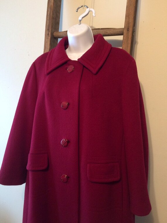 Vintage Burgundy wool ladies coat/vintage large la