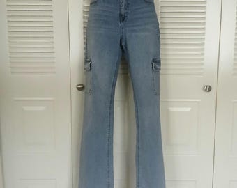 Womens light blue 70s style slight flare jeans/Size 13