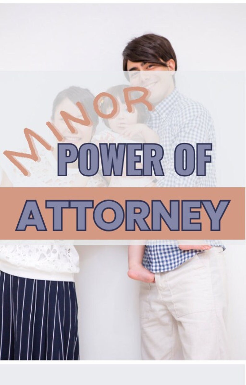 Pu&ograve; includere: Una famiglia di tre persone, un uomo, una donna e un bambino, in piedi davanti a un muro bianco. Il testo "MINOR POWER OF ATTORNEY" &egrave; sovrapposto all'immagine.