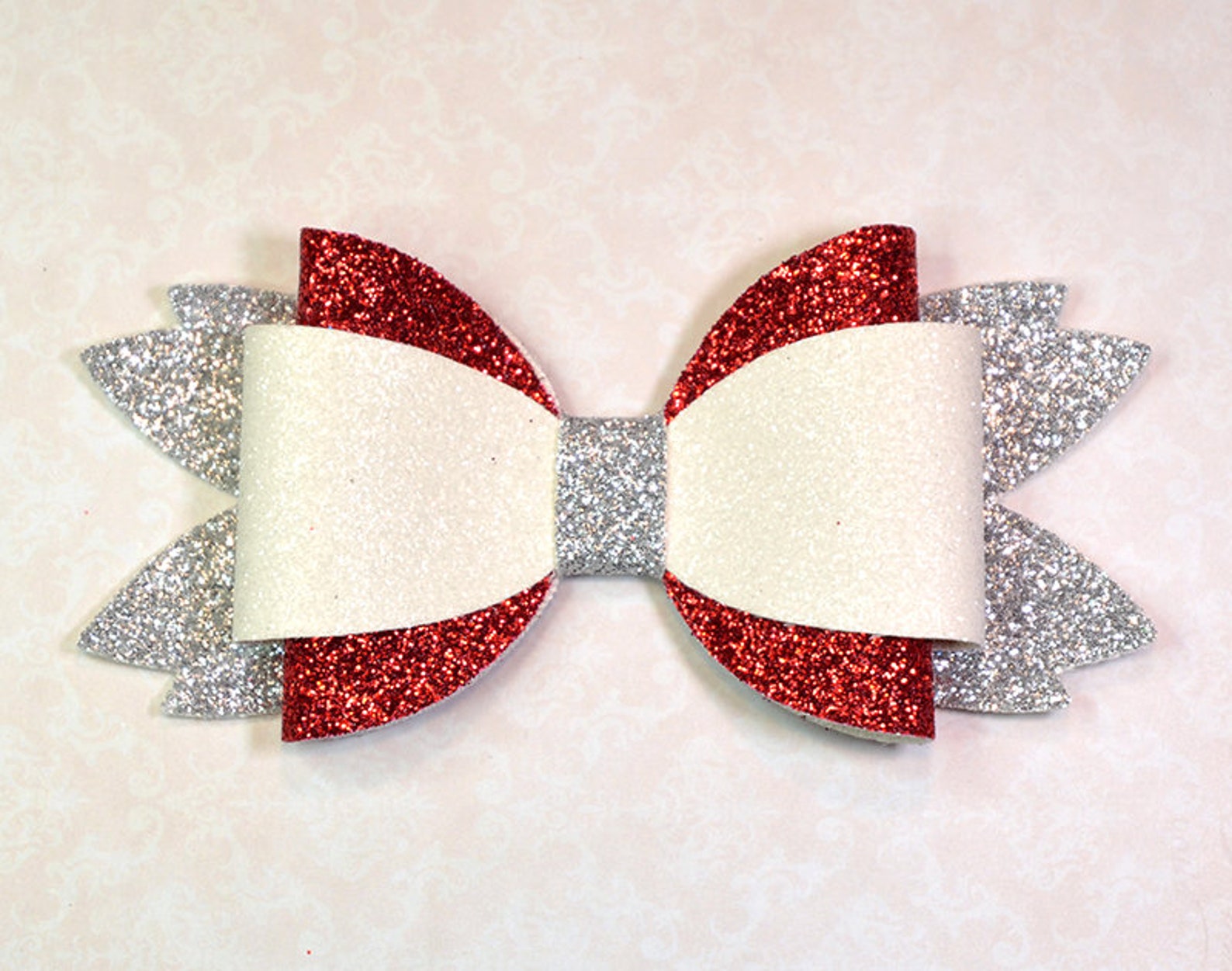 Банты из бумаги для украшения стен