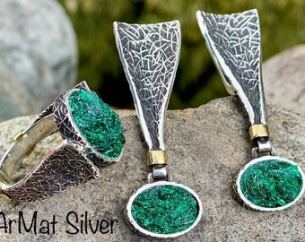 Orecchini pendenti in malachite grezza: gioielli in argento con pietre preziose verdi