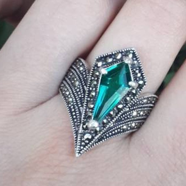 Emerald Green Ring Silver Marcasite Ring Unique silver Ring Evening Green Jewelry Bague Vert Emeraude grüner Schmuck Silberschmuck