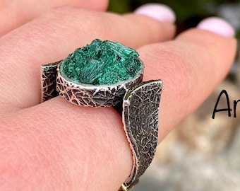 Raw store malachite ring