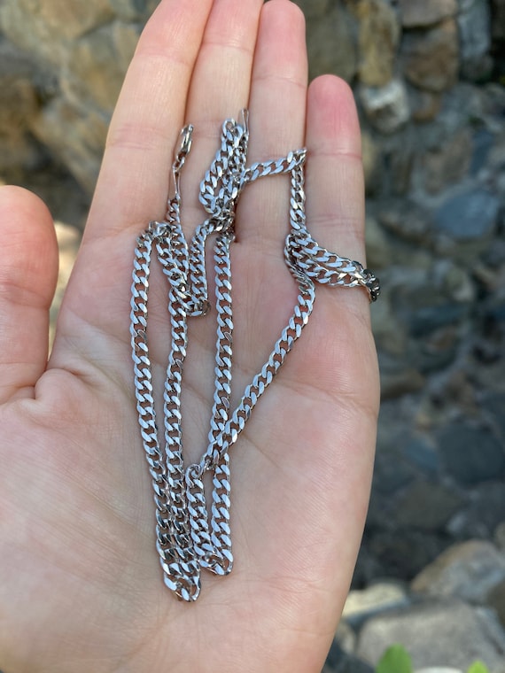 silver chain links