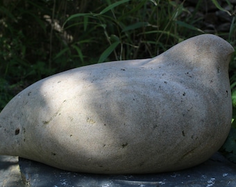 Grand oiseau aquatique, sculpture de jardin, pierre calcaire