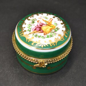 vintage porcelain box, porcelain vanity, porcelain trinket box, small box,Vintage Manuscript Porcelain Trinket Box , Pill Box , Porcelain