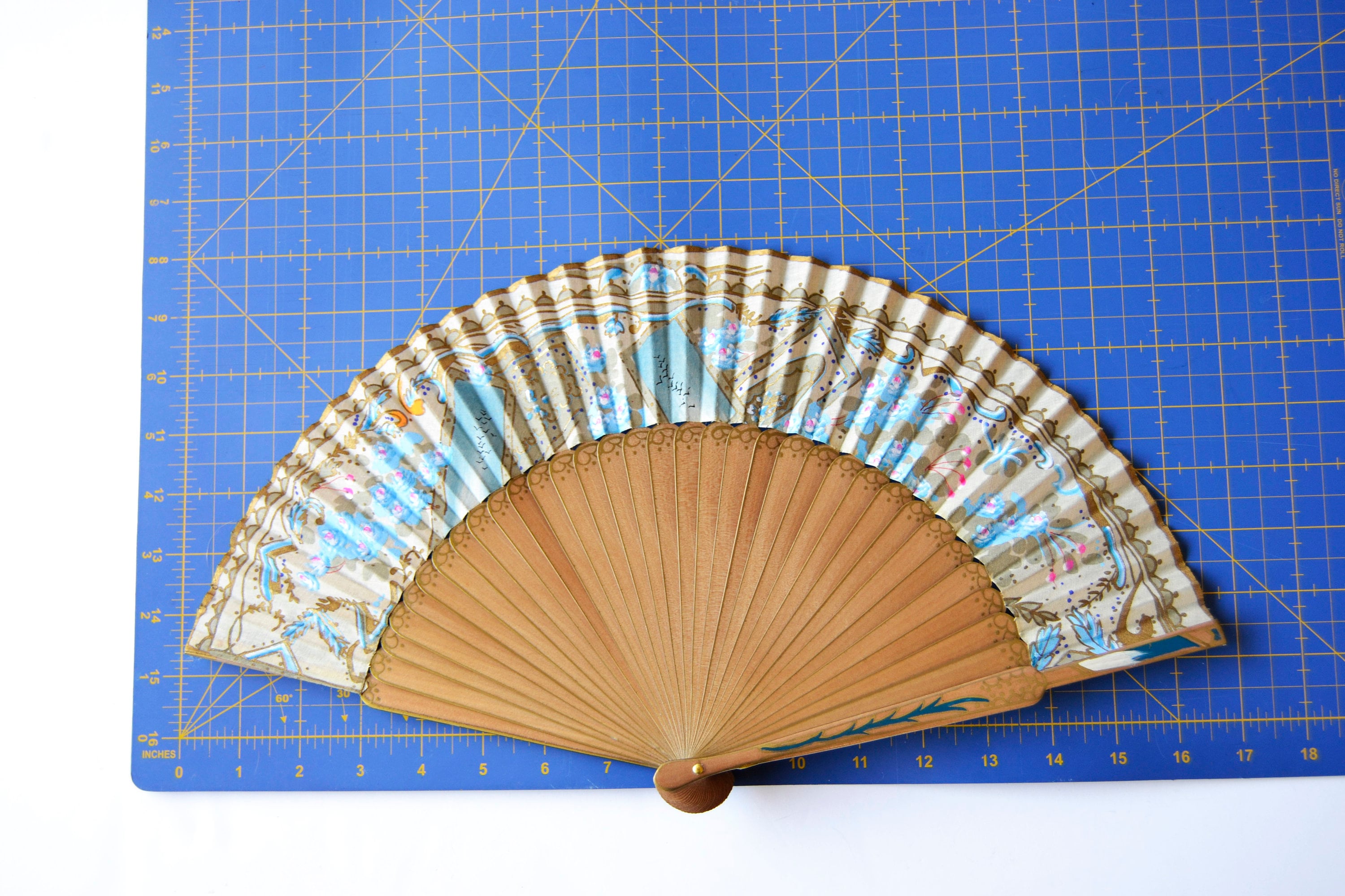 ヴィンテージの手描き木製扇子：スペインのフラメンコアート - Etsy 日本