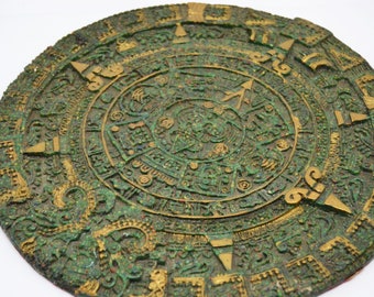 10" sun calendar,10" mayan sun calendar,mesoamerica art,10 aztec calendar.Vintage Aztec Calendar,crushed malachite,aztec calendar plate