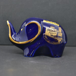 elefante de porcelana azul cobalto,figura de elefante,elefante de porcelana,elefante vintage,estatua vintage,estatua elefante