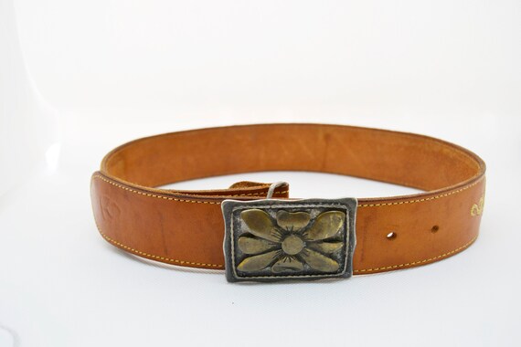 Vintage Brown Leather Belt With Embroidered Flower Buckle  display picture 2