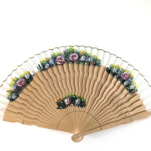 abanico de madera,abanico vintage,abanico de mujer,abanico de España,abanico plegable,abanico de coleccion,abanico de diseño,abanico
