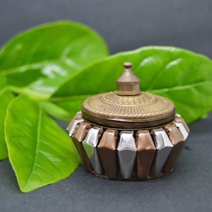 brass pill box, vintage pill box, vintage mini box, craft box, craft miniature, brass pill box, decoration item, collection item