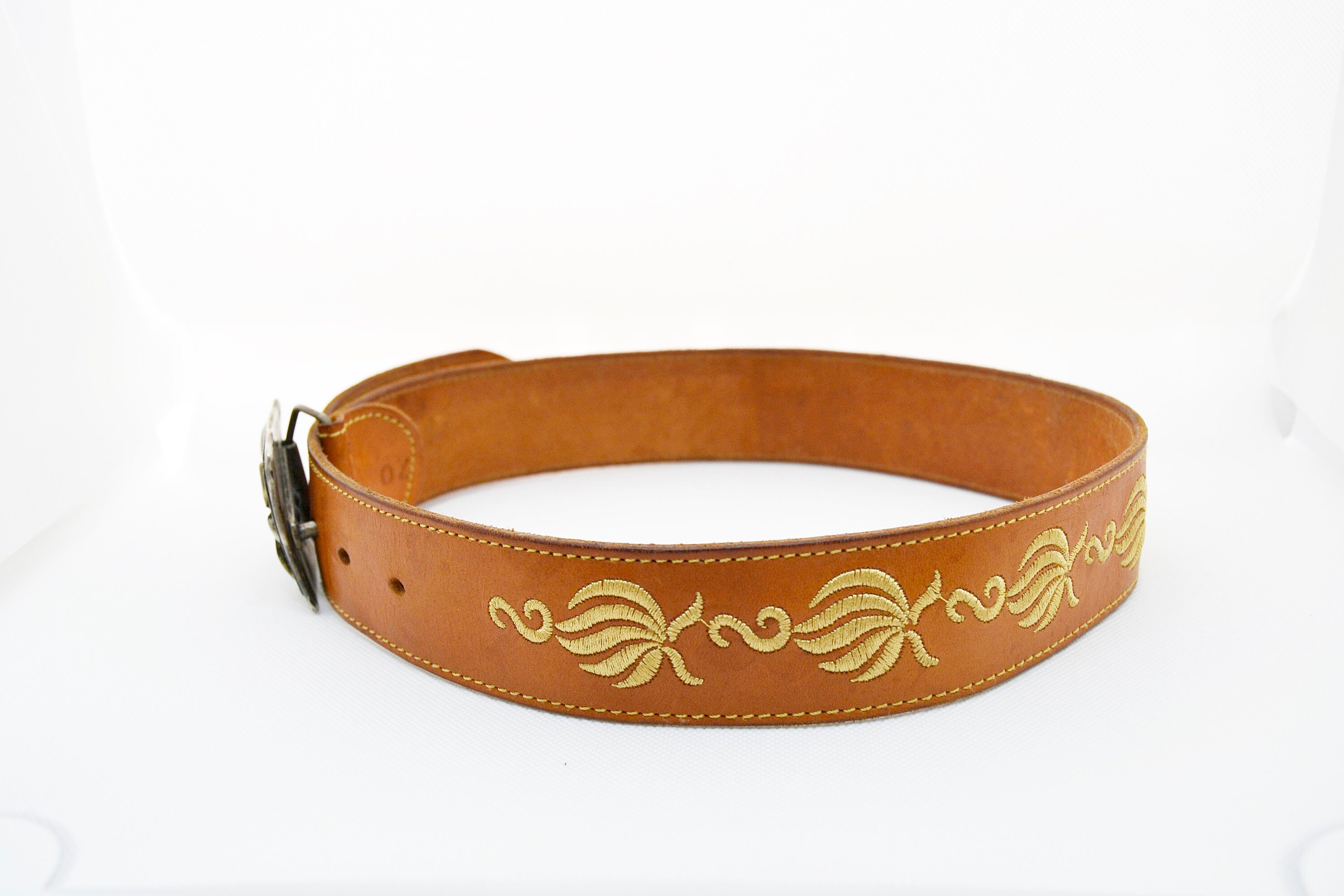 Brown Leather Belt with Flower Buckle Size 70 Leather Belt Floral Horse Head Embossed main image 3