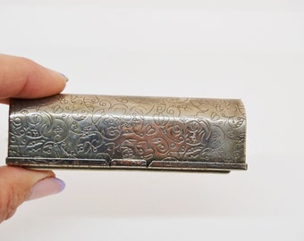 Lippenstift Etui Vintage Mit Spiegel – Stickmuster, Tragbar, Für Lippenstifte & Lipgloss, ABS-Material
