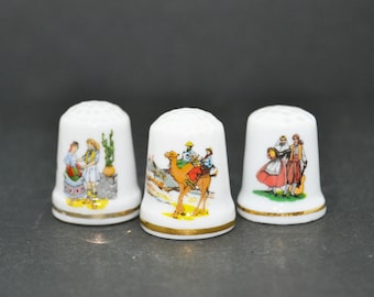 dedales de colección vintage,dedales de porcelana vintage,tres dedales,regalo de coleccionista,miniaturas de porcelana,colecciones