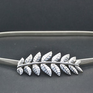 metal elastic belt,leaf waist belt,silver tone belt,vintage belt,elastic chain belt,dress belt,women gift,women accessory,elastic belt