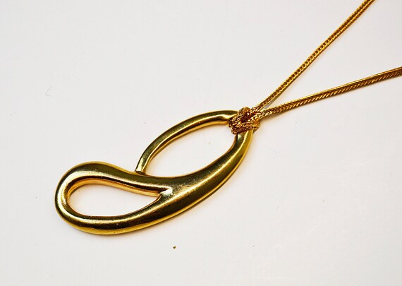 givenchy necklace, givenchy pendant necklace, give