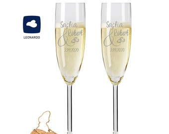 0,2 l AMAVEL 2er Set Sektglas mit Gravur zur Hochzeit Sekttuplen Herzen Personalisiert mit Namen und Datum Füllmenge: ca 0,2 l AMAVEL 2er Set Sektglas mit Gravur zur Hochzeit Sekttuplen Herzen Personalisiert mit Namen und Datum Füllmenge: ca