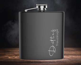 Stainless steel hip flask matt black with engraving | Motif Groomsman