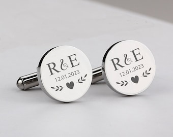 2 round cufflinks with engraving of the initials motif 04 for the wedding