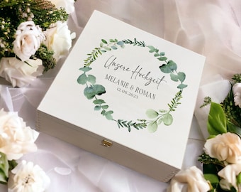 Erinnerungskiste Geschenkbox zur Hochzeit personalisiert mit Eukalyptus - Holzkiste für Hochzeitsfotos - ein tolles Hochzeitsgeschenk