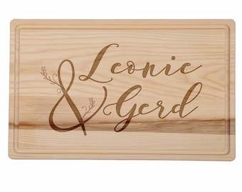 Holz Schneidebrett hell mit personalisierter Gravur Motiv 07 - graviert mit deinen Wunschnamen - Geschenkidee zur Hochzeit