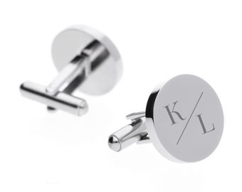 2 round cufflinks with engraving of the initials motif 01 for the wedding
