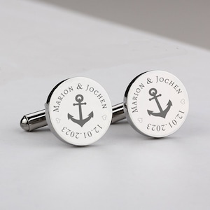 2 cufflinks round with engraving of the initials motif 05 for the wedding