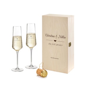 Champagne glasses with engraving – Personalized wedding gift for the bride and groom – Champagne glasses wedding with desired engraving – Gift idea for the wedding