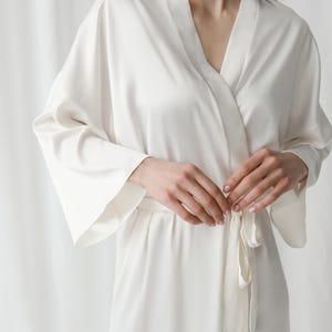 Long bridal robe, Bridal kimono, Wedding kimono, Silk robe, Dressing gown, Bridal party robes, Bridal lingerie Getting ready outfit Bild 6