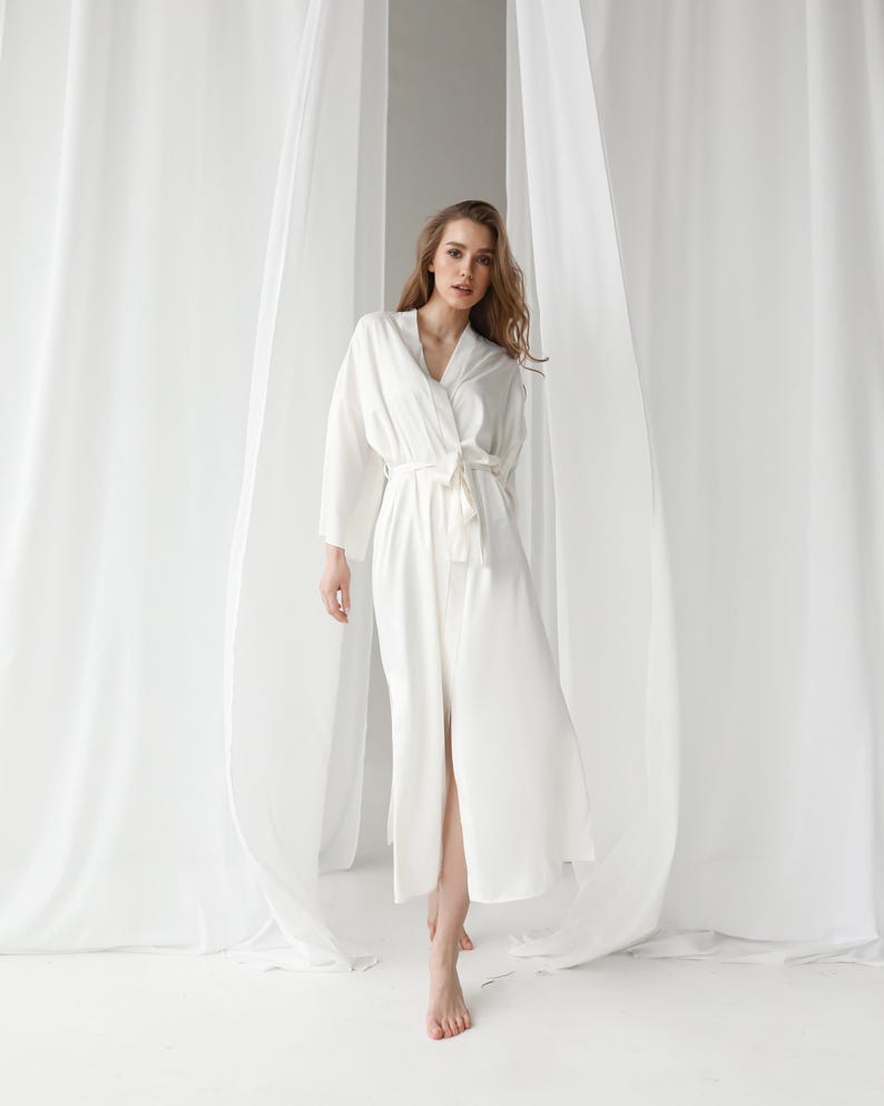 Long bridal robe, Bridal kimono, Wedding kimono, Silk robe, Dressing gown, Bridal party robes, Bridal lingerie Getting ready outfit Bild 7